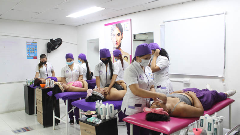 Cosmetología y Estética Integral - Corporación Educativa SinFronteras